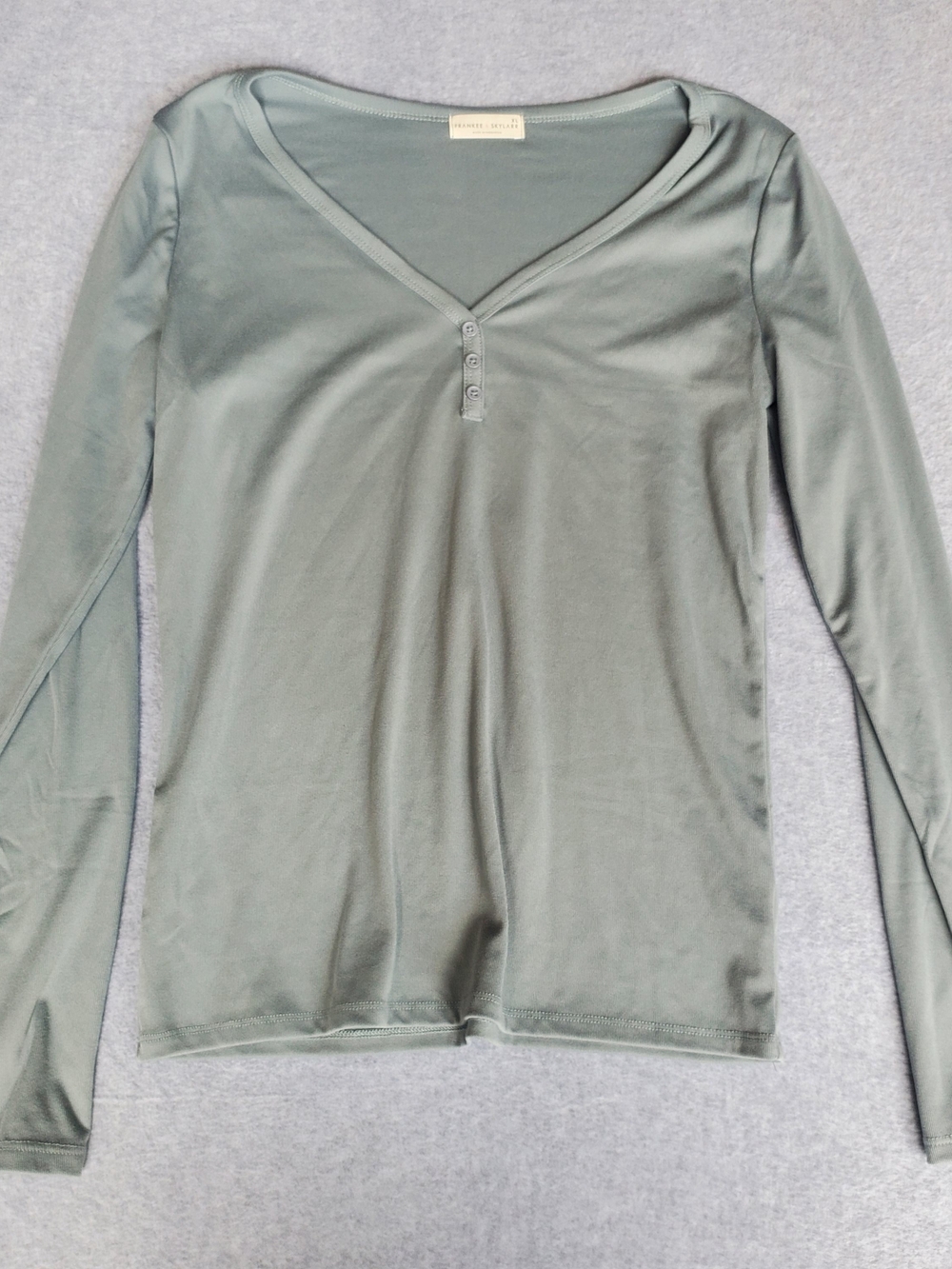 Womens Long-Sleeve V-Neck Henley Top in Sage Green